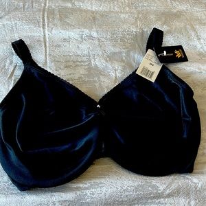 Wacoal minimizer bra style 857109 black. Brand new with tags.